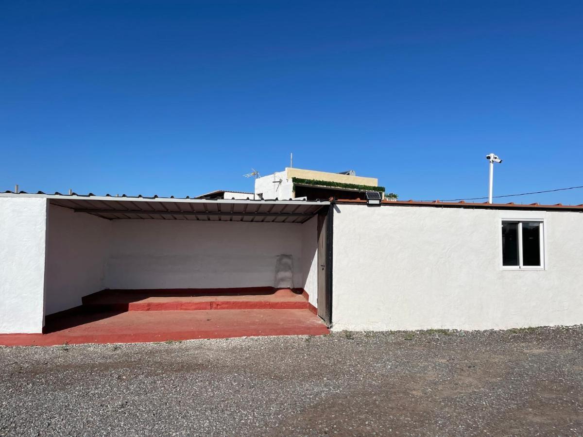 Valtisya Pool And Airport Pension Telde Buitenkant foto